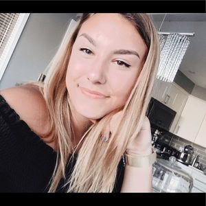 Meet your Posher, Mikayla